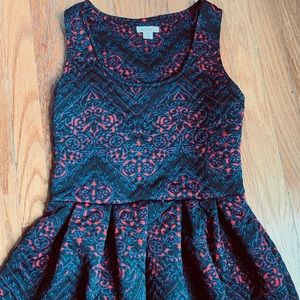 Black/red/blue dress perfect for fall 🍁